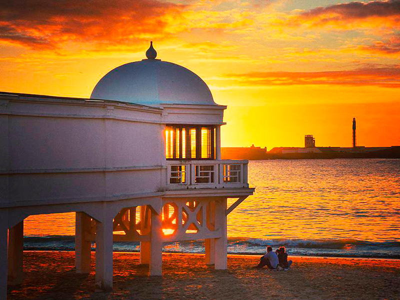 Balneario De Cadiz Y Playa De La Caleta Belen Porcel