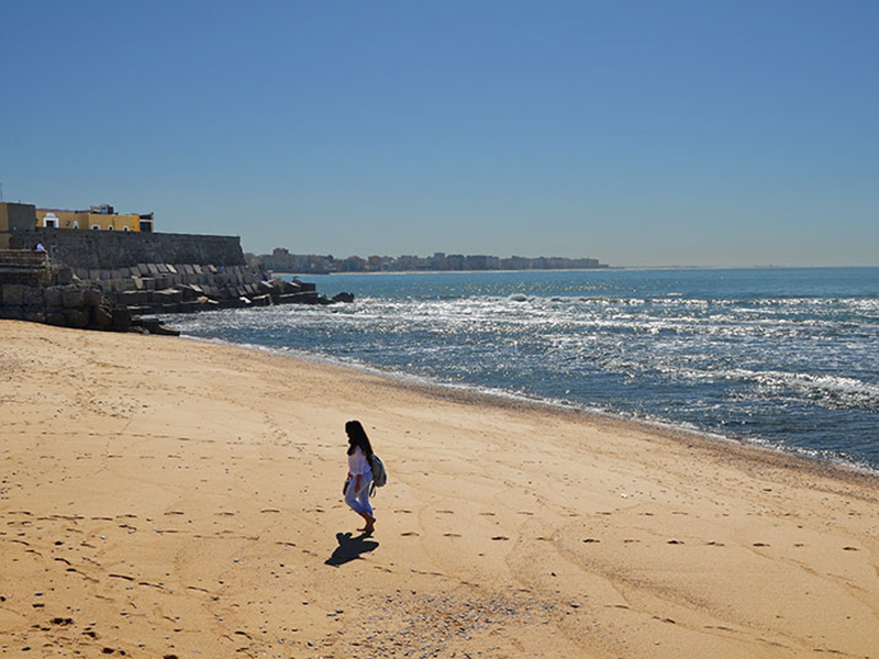 Cadiz Y Su Playa De La Caleta Cadiz Turismo