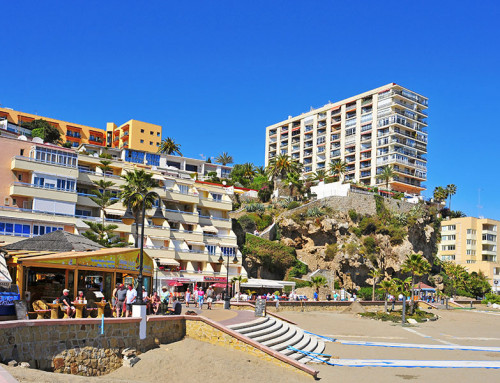 Playa de El Bajondillo. En Torremolinos, Málaga (andalucia.org)