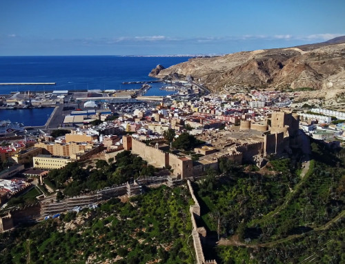 La monumental Alcazaba de Almería (andalucia.org)